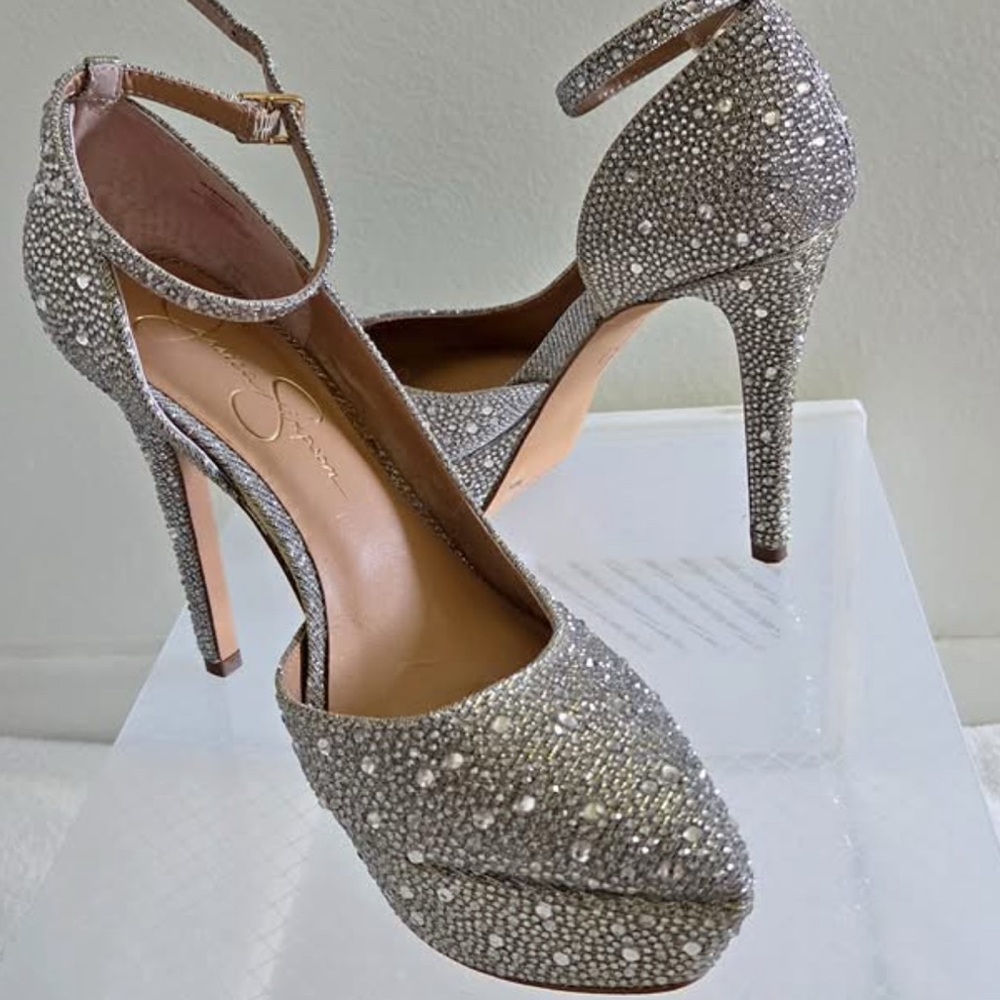 Jessica Simpson Silver Embellished Platform Pumps size 7M or Eur 37 1/2 - Picture 2 of 2